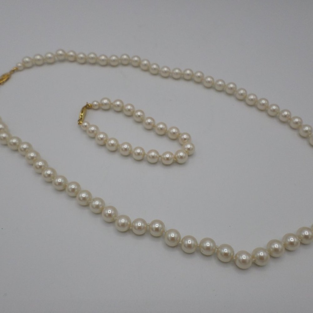 Faux Pearl Necklace and Bracelet Knotted
